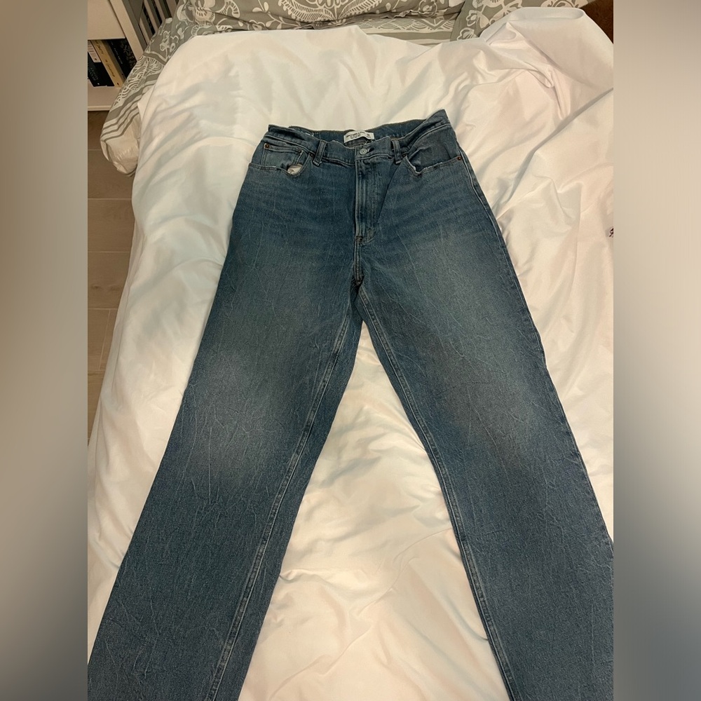 Abercrombie High Rise Straight Jeans